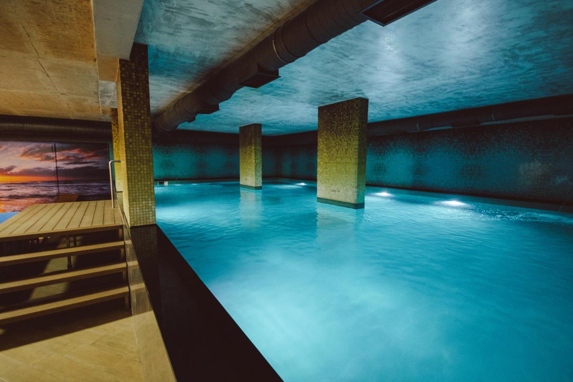 Star Hill Hotel & Spa Prishtine Bagian luar foto