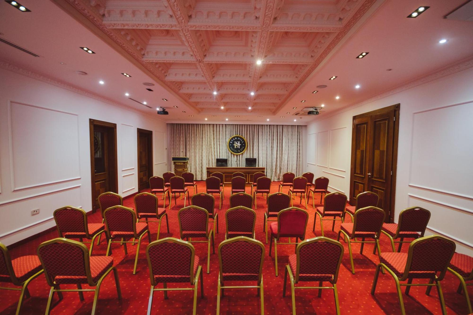 Star Hill Hotel & Spa Prishtine Bagian luar foto