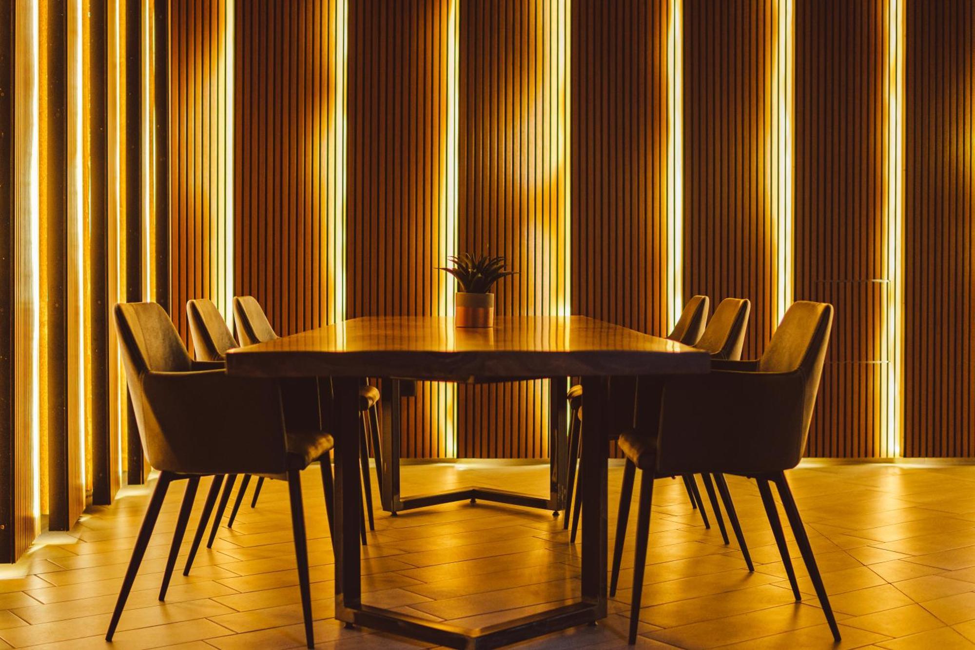 Star Hill Hotel & Spa Prishtine Bagian luar foto