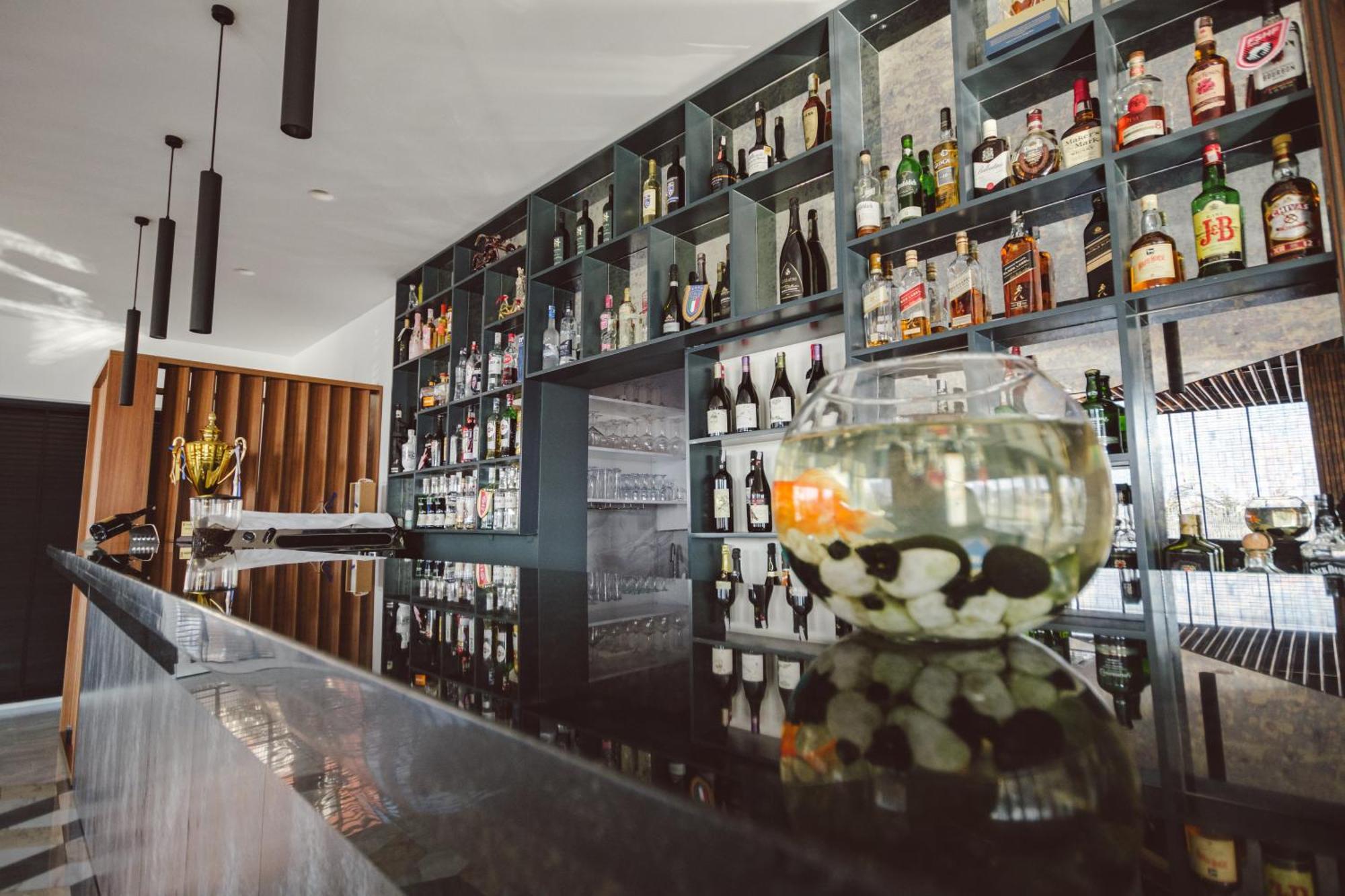 Star Hill Hotel & Spa Prishtine Bagian luar foto