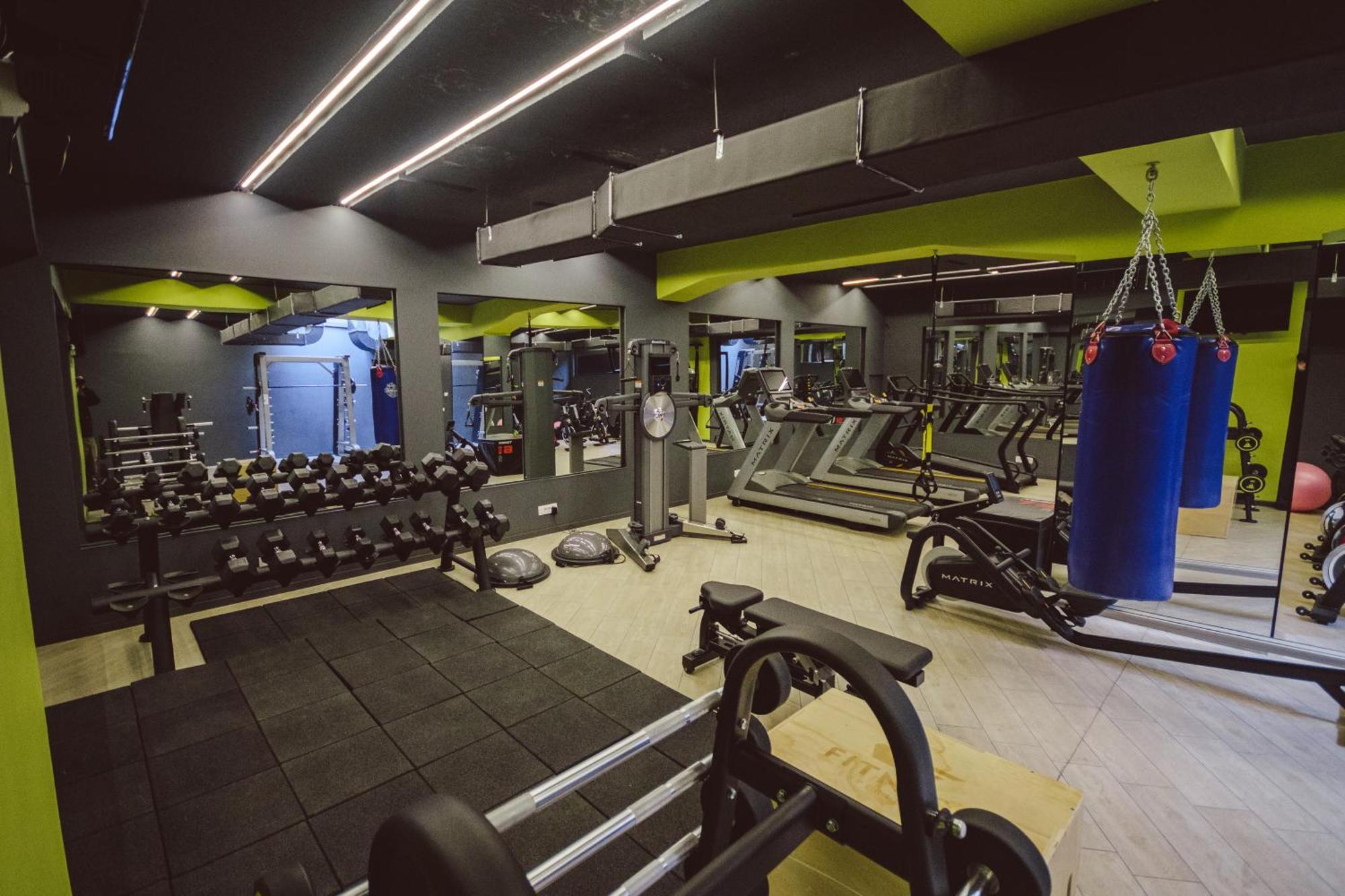 Star Hill Hotel & Spa Prishtine Bagian luar foto