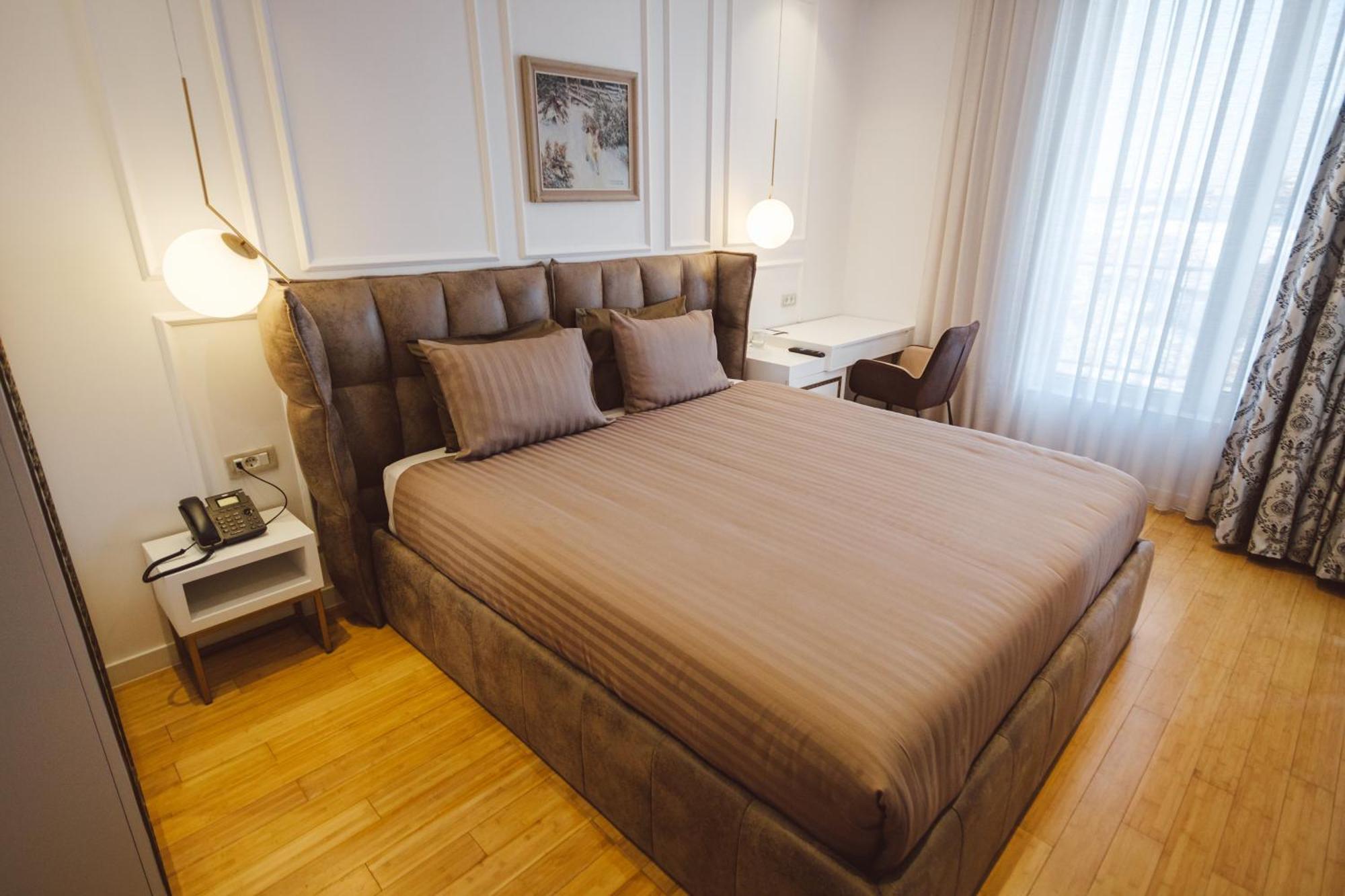 Star Hill Hotel & Spa Prishtine Bagian luar foto