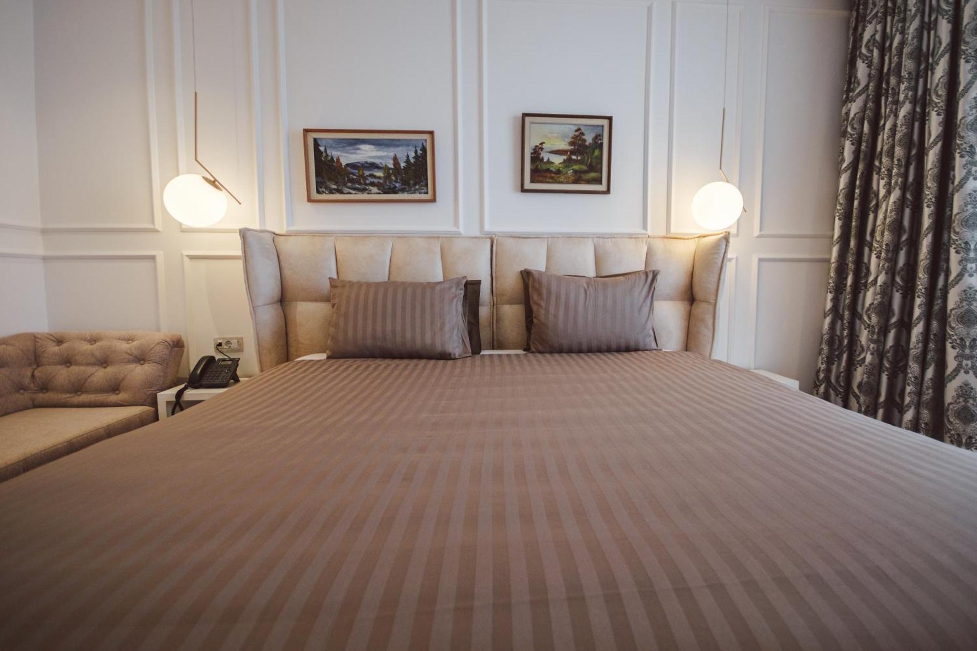 Star Hill Hotel & Spa Prishtine Bagian luar foto
