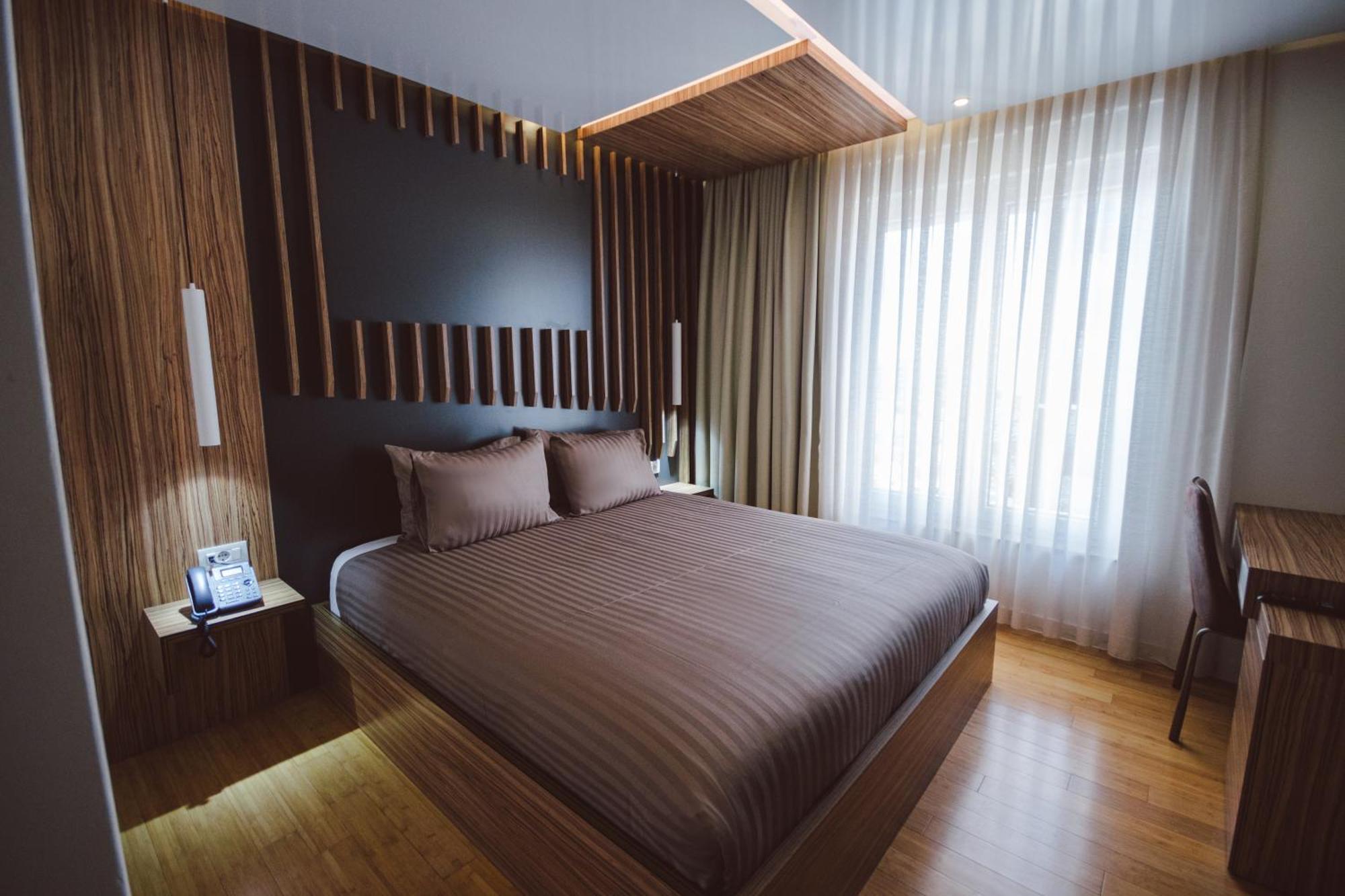 Star Hill Hotel & Spa Prishtine Bagian luar foto